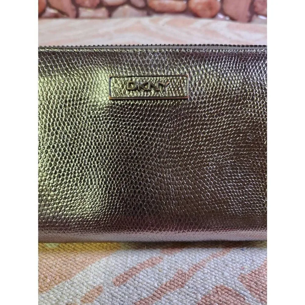 DKNY EMBOSSED METALLIC LEATHER  ZIP AROUND WALLET CLUTCH GUNMETAL #A69